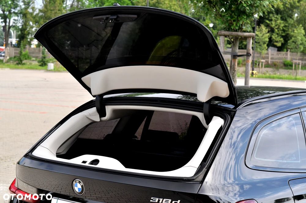 BMW Seria 3 318d Sport Line Shadow - 14