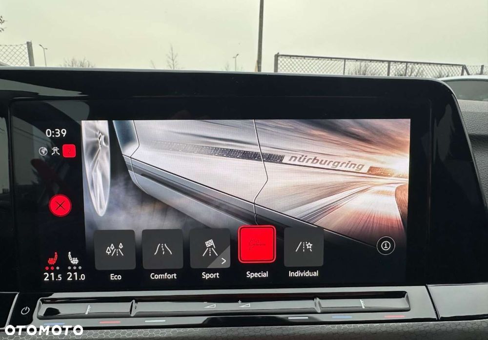 Volkswagen Golf - 22