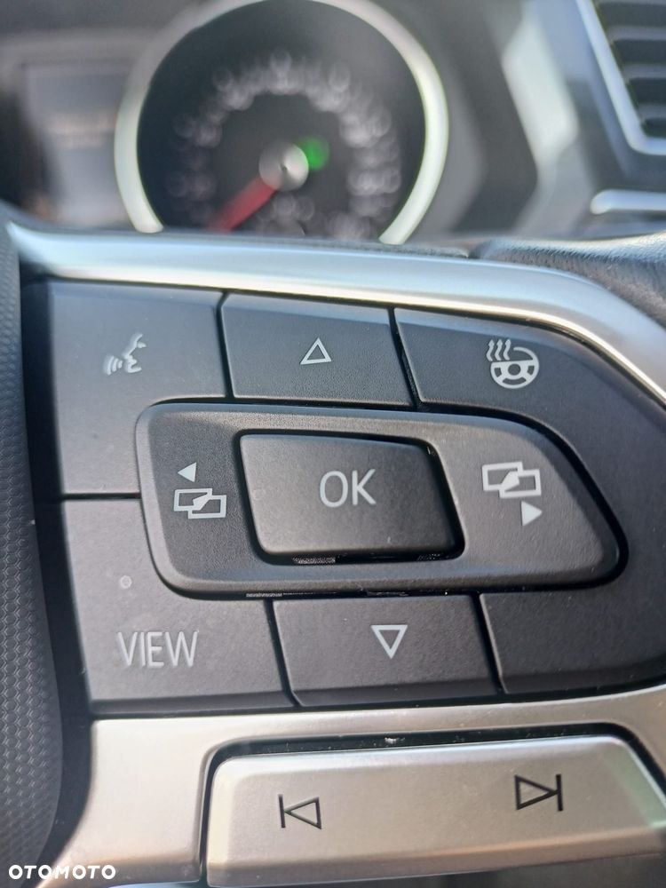 Volkswagen Tiguan - 12