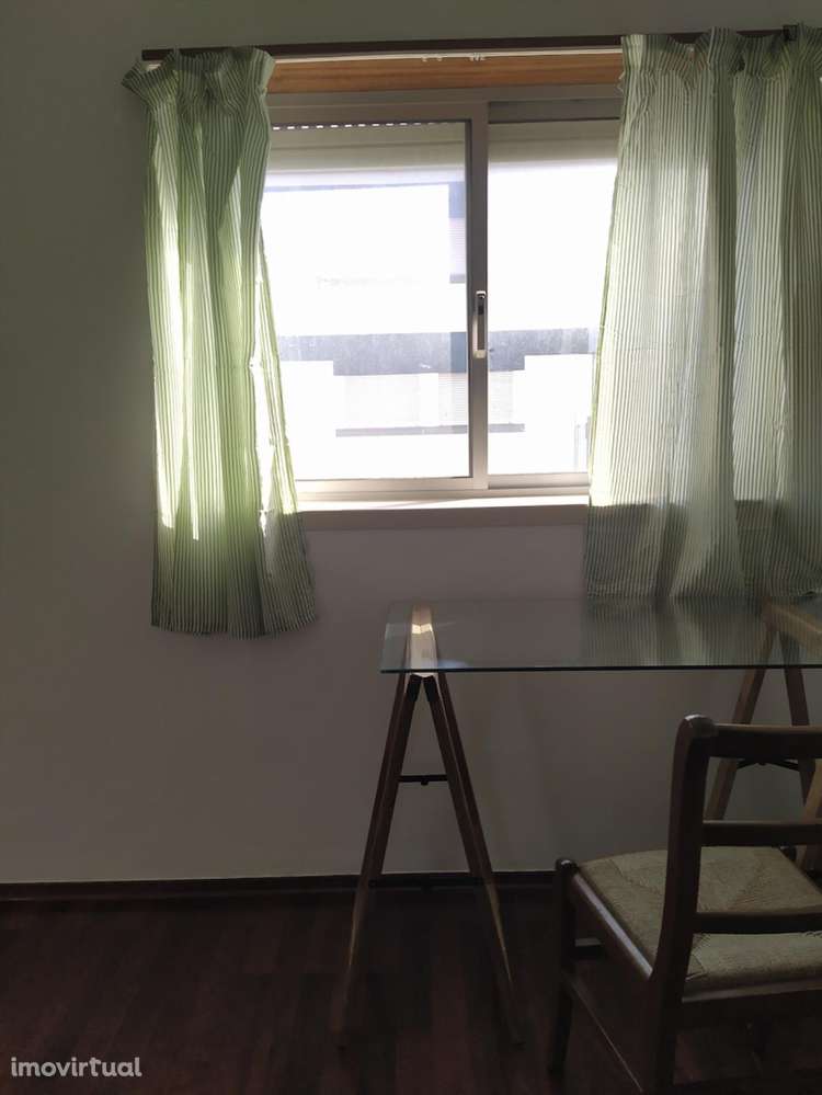 Quarto - localizado em Norton de Matos Coimbra - Grande imagem: 3/6
