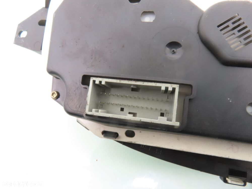 LICZNIK RENAULT SCENIC I FL 1.4 P8200071811 - 2