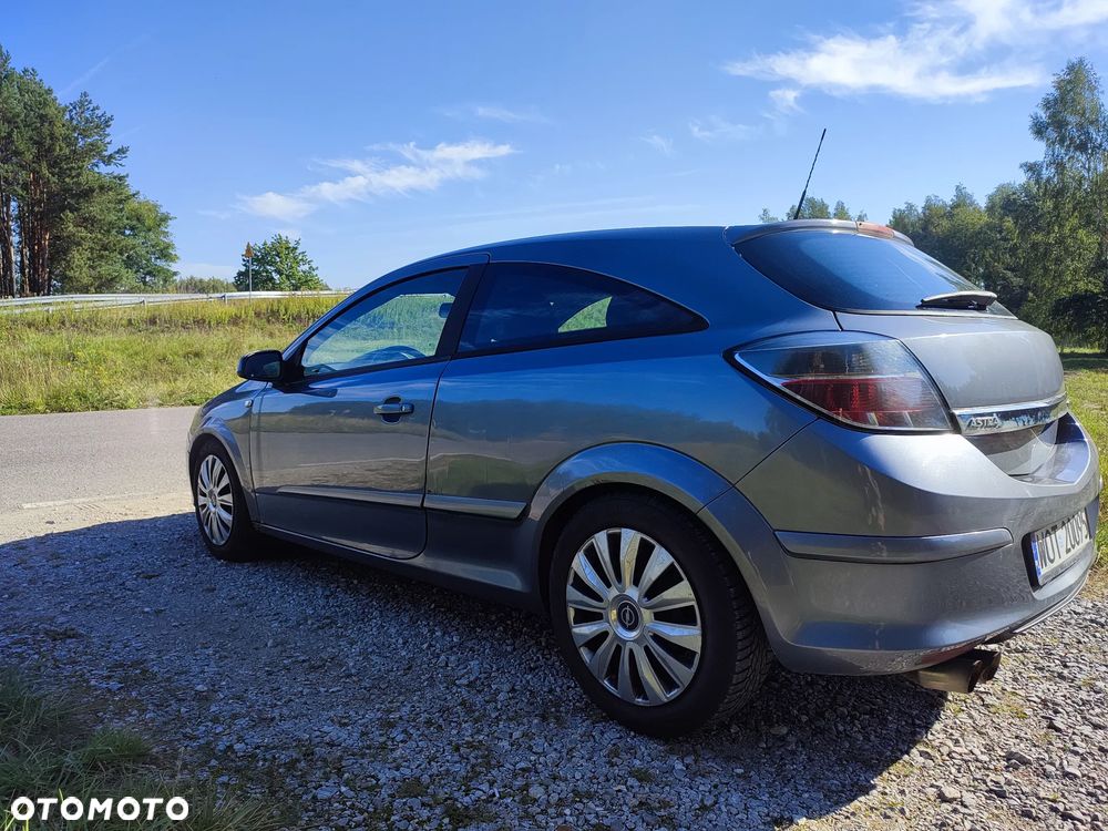 Opel Astra H Gtc 2006 photo 5