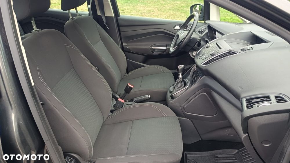 Ford Grand C-MAX - 13