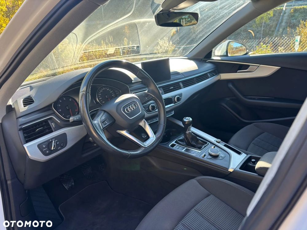 Audi A4 Limousine 1.4 TFSI Design - 24