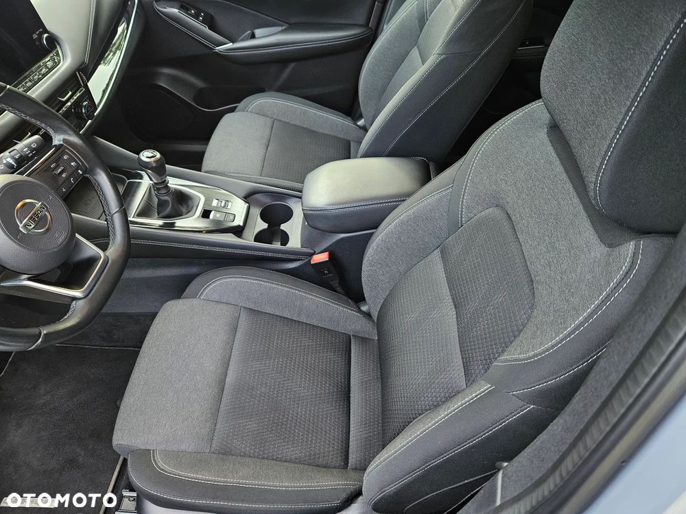 Nissan Qashqai 1.3 DIG-T N-CONNECTA - 23