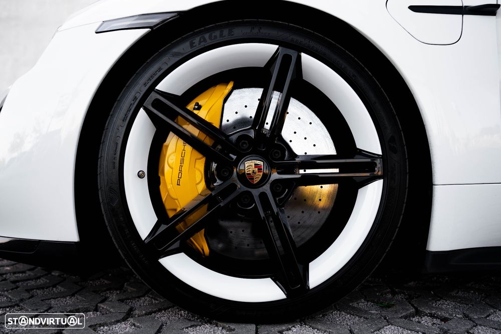 Porsche Taycan Turbo S - 10