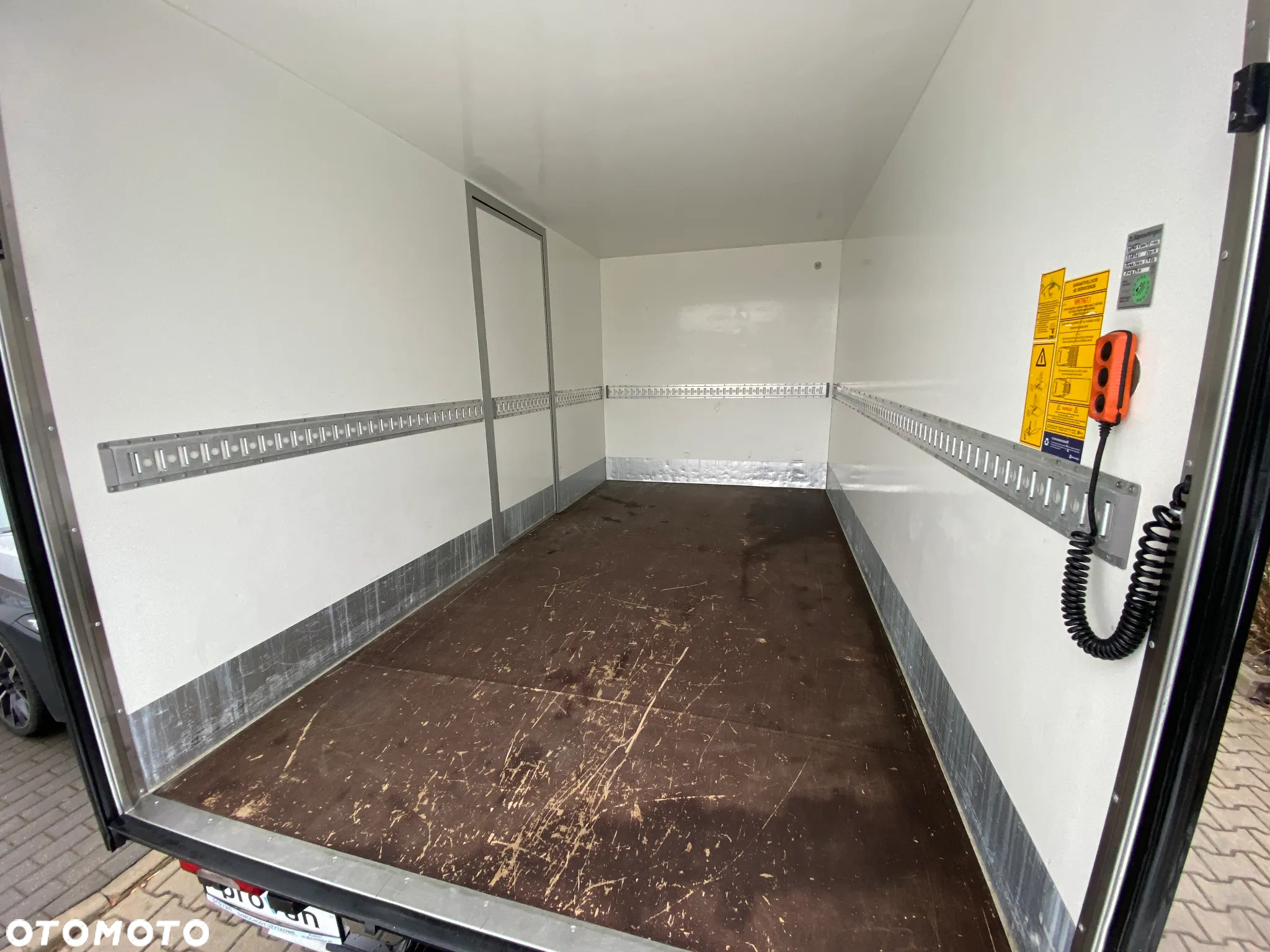 Iveco DAILY 35S16 HI-MATIC KONTENER 8 EUROPALET WINDA ZEPRO - 20