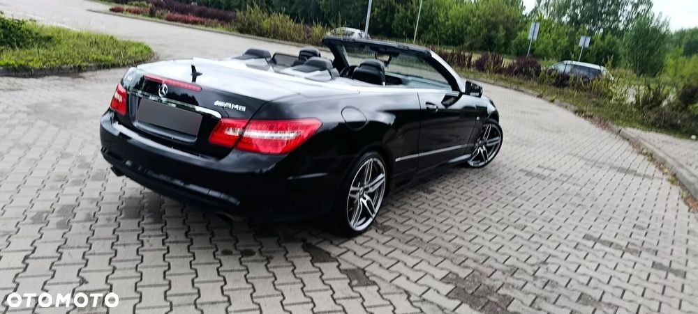 Mercedes-Benz Klasa E 300 BlueEFFICIENCY 7G-TRONIC Elegance - 13
