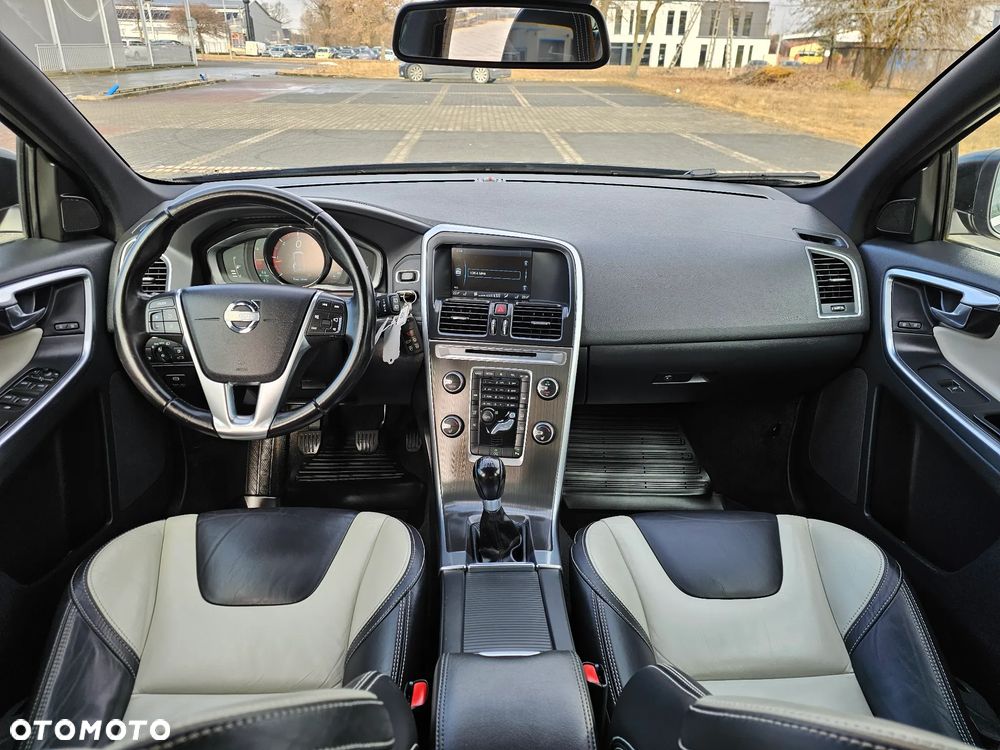 Volvo XC 60 D4 Momentum - 22