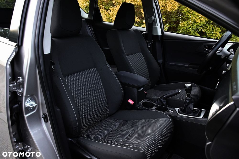 Toyota Auris 1.6 Executive - 34