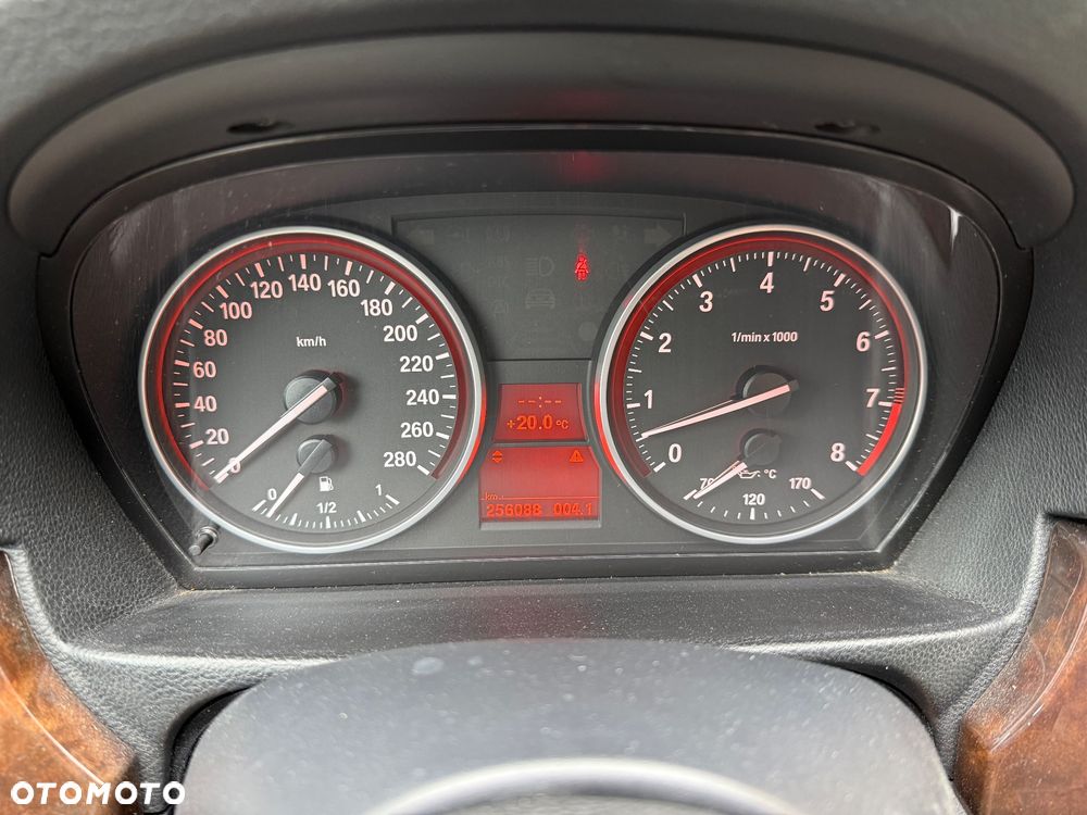BMW Seria 3 325i - 10