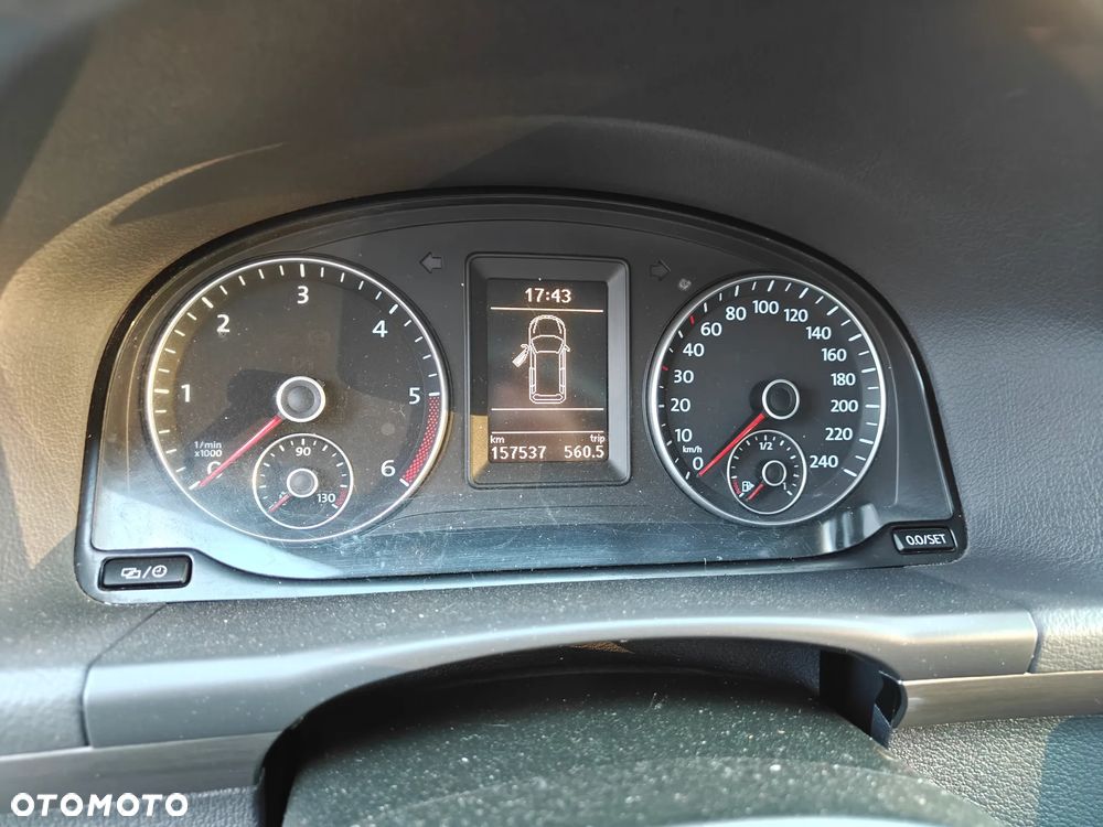 Volkswagen Touran - 10