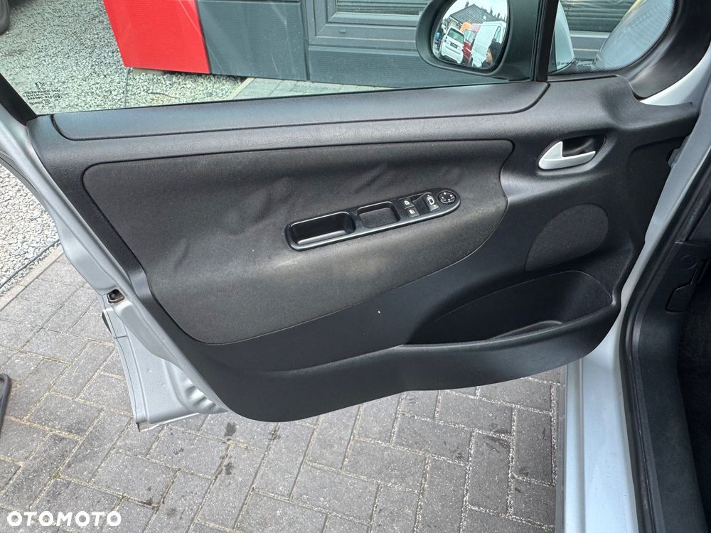 Peugeot 207 95 VTi Urban Style - 12