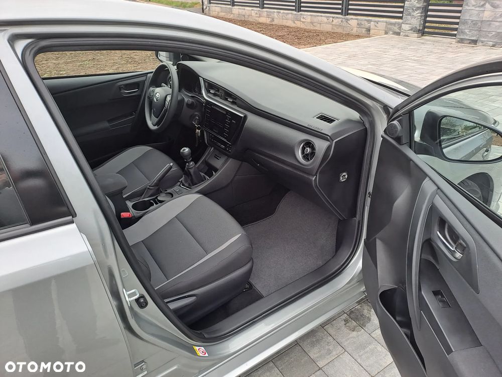 Toyota Auris - 8