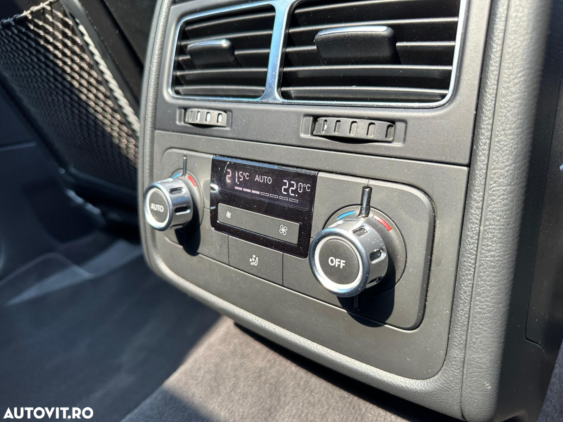 Volkswagen Touareg - 21