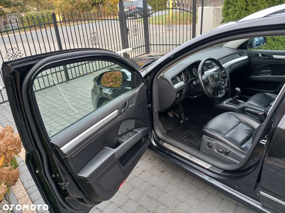 Skoda Superb 2.0 TDI Exclusive - 17