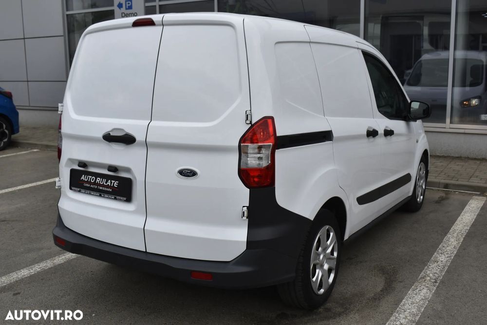 Ford Transit Courier - 9