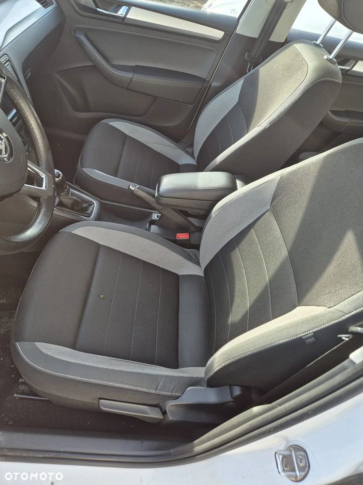 Skoda RAPID - 18