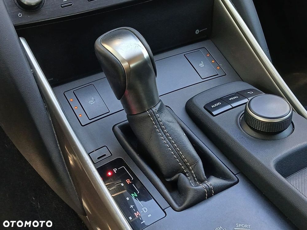 Lexus IS 200t Elegance - 22