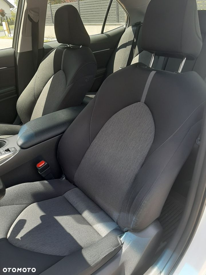 Toyota Camry 2.5 Hybrid Comfort CVT - 9