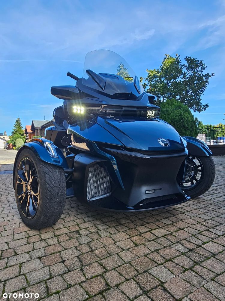 Can-Am Spyder - 14