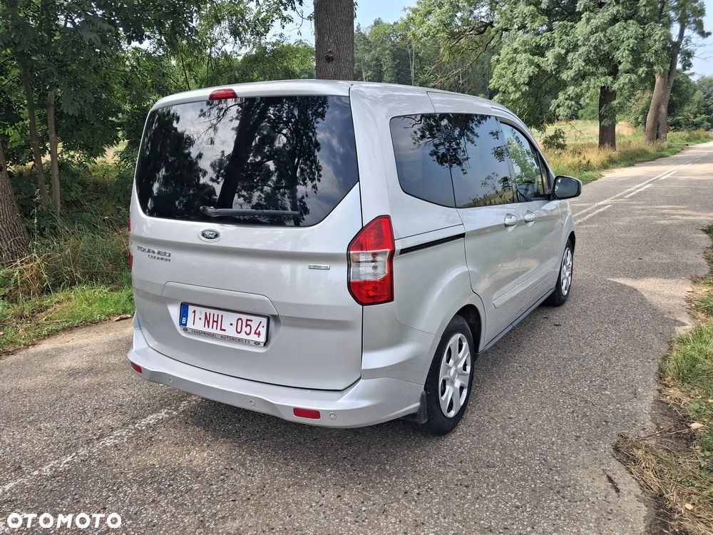 Ford Tourneo Courier 1.0 EcoBoost Ambiente - 9