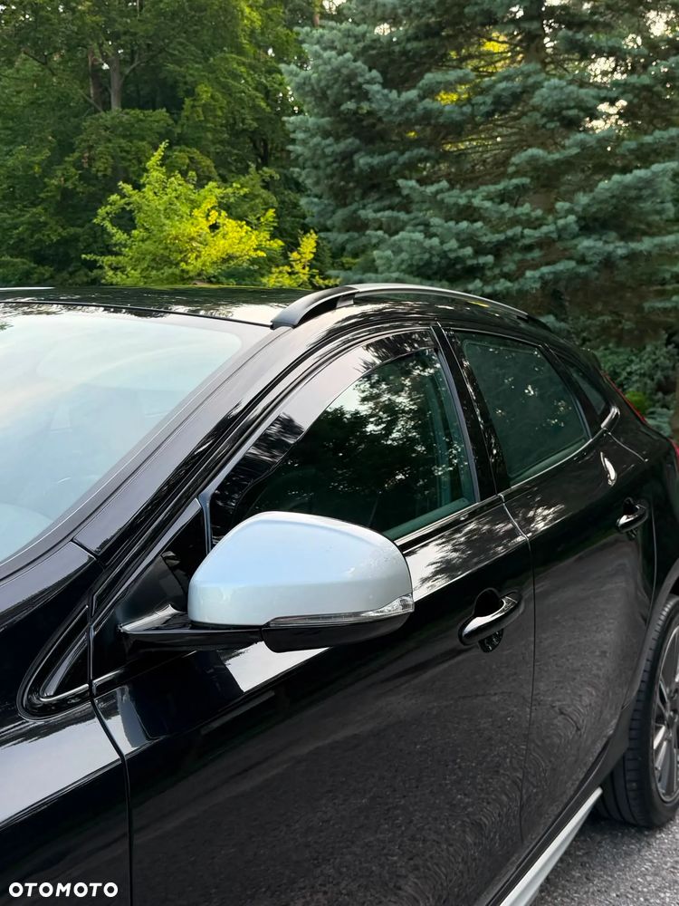 Volvo V40 Cross Country - 12