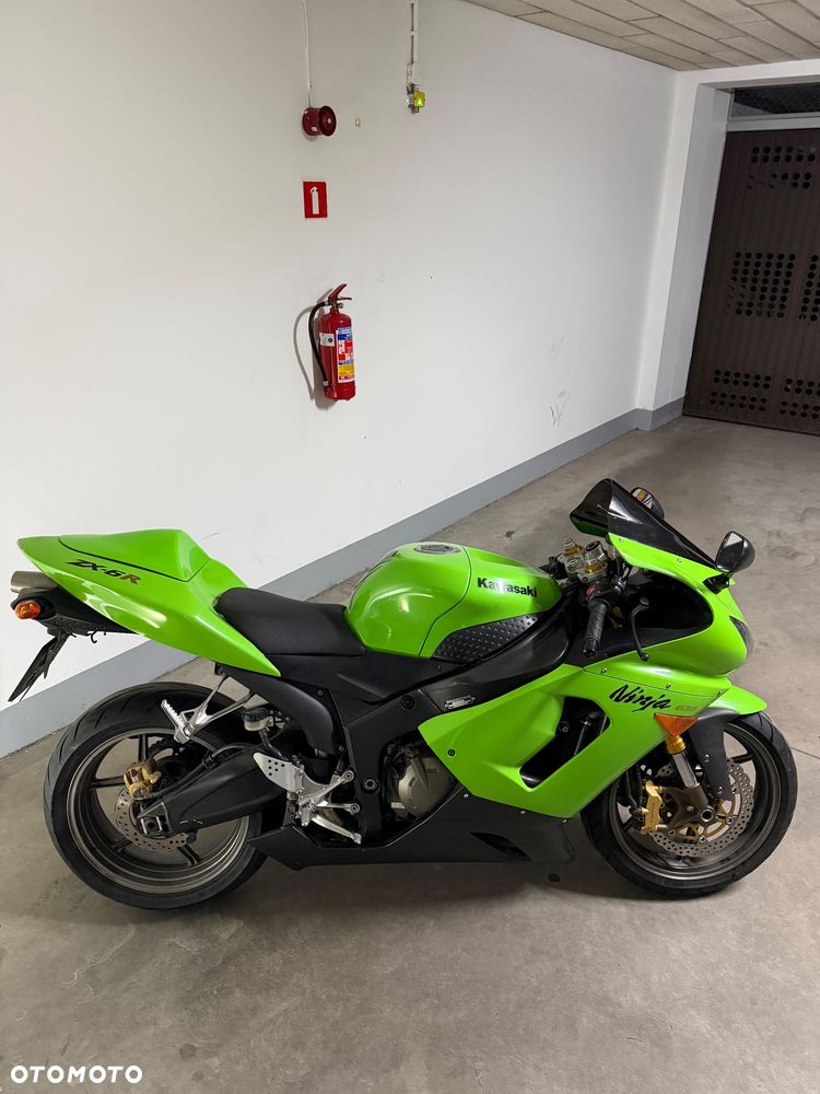 Kawasaki ZXR - 27
