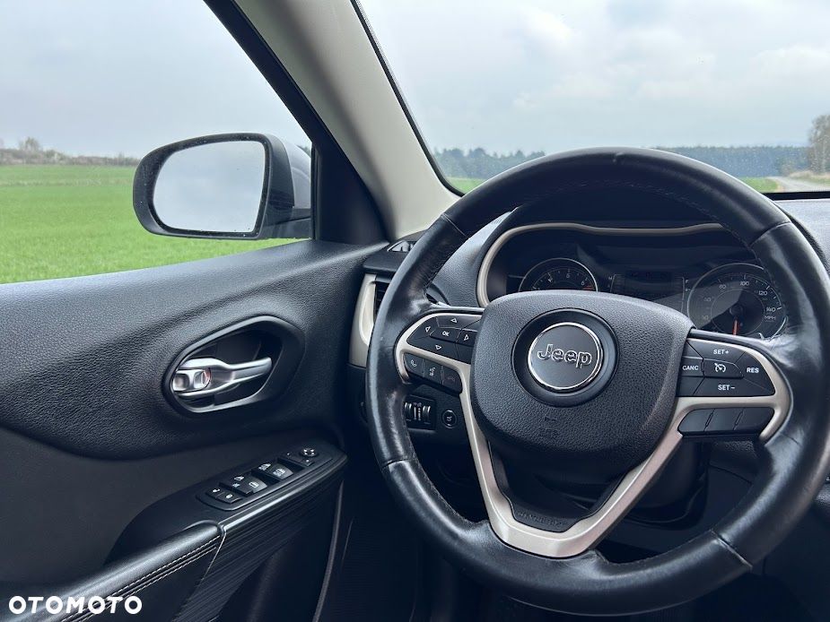 Jeep Cherokee - 18