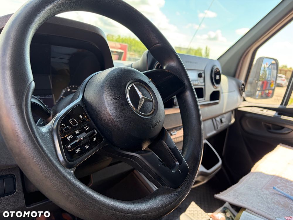 Mercedes-Benz Sprinter 907.235 - 30