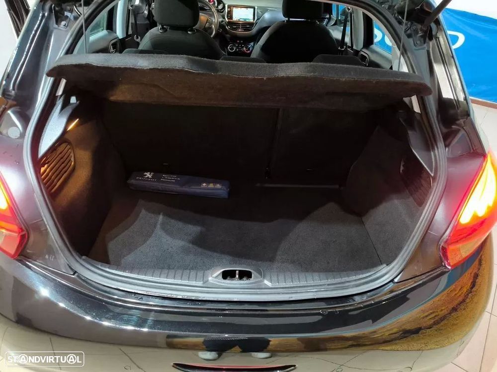 Peugeot 208 1.2 PureTech Style - 24