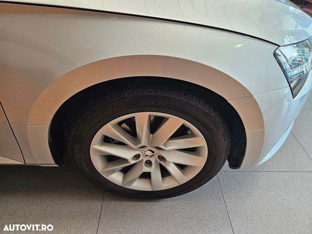 Skoda Superb 2.0 TDI DSG Ambition - 8