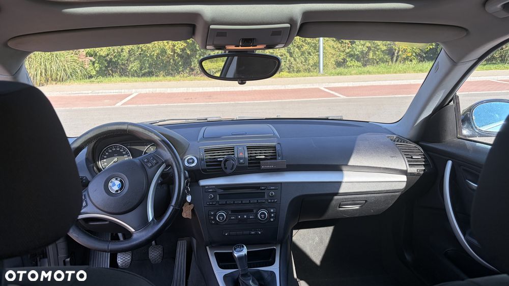 BMW Seria 1 123d - 11