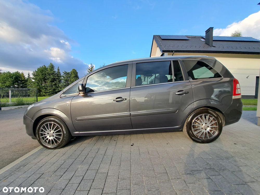 Opel Zafira 1.6 ECOFLEX Edition 111 Jahre - 9