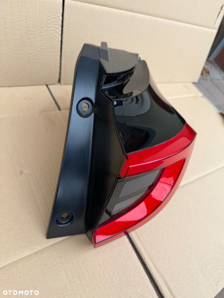 LAMPA TYLNA TYŁ PRAWA LED - TOYOTA YARIS IV 2020- - 4