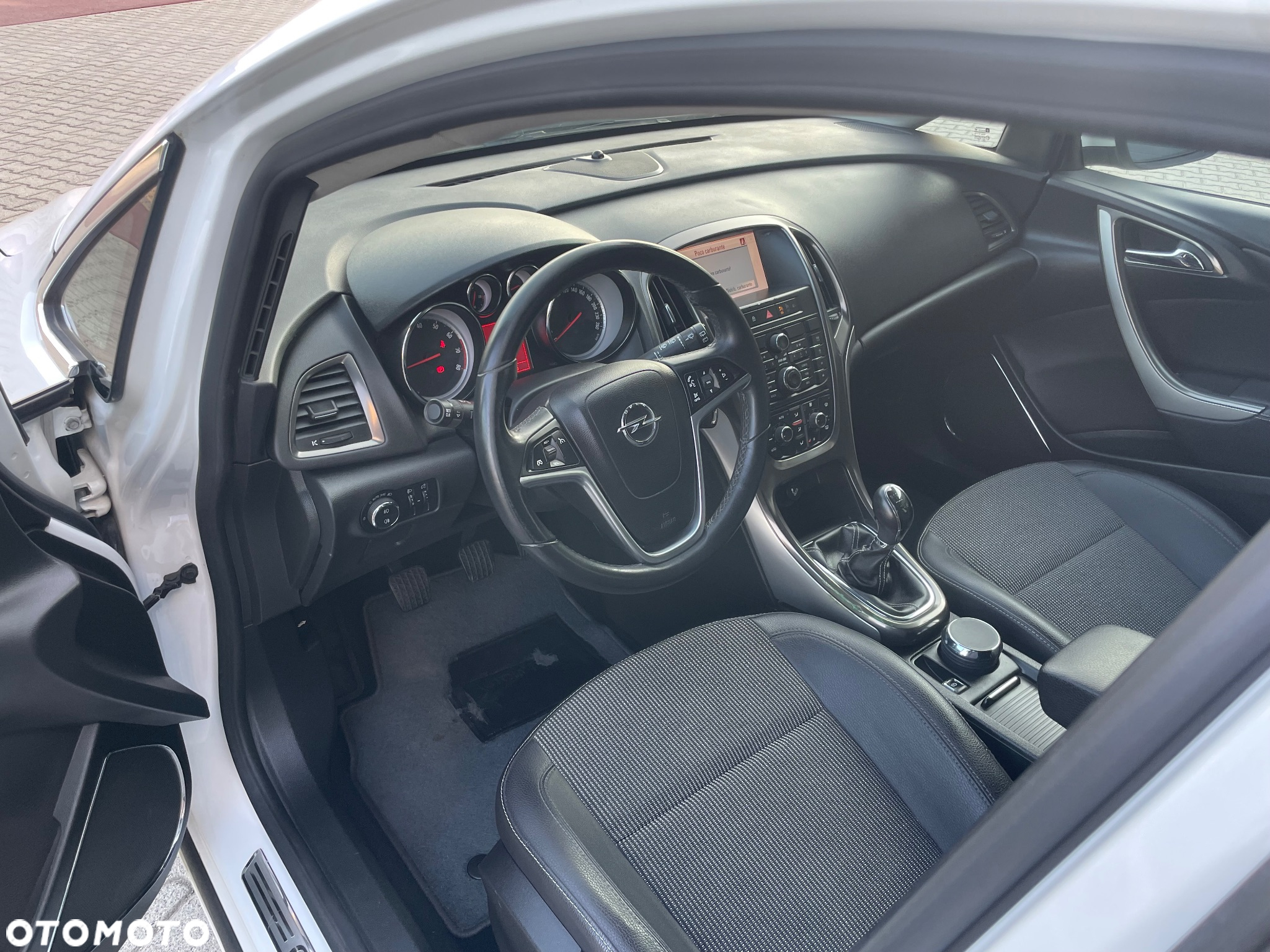 Opel Astra IV 1.4 T Cosmo - 11