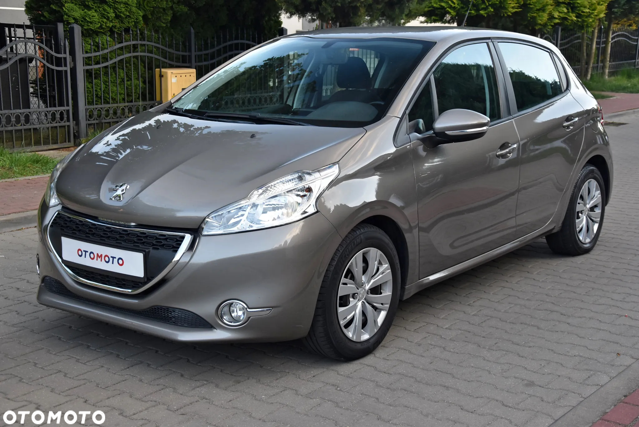 Peugeot 208 HDi 68 Like - 6