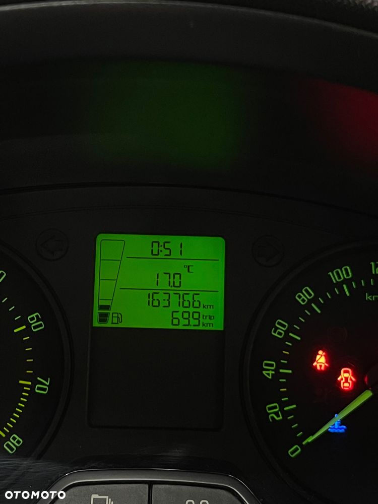 Skoda Fabia 1.2 HTP Fresh - 21