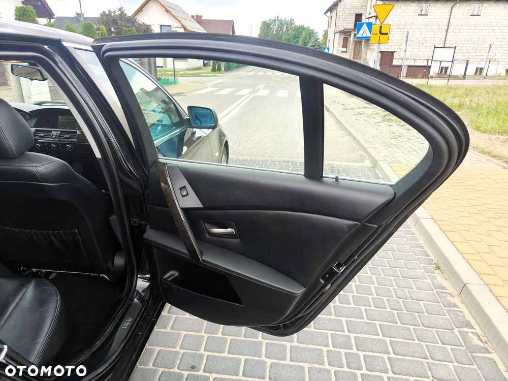 BMW Seria 5 540i Edition Exclusive - 22