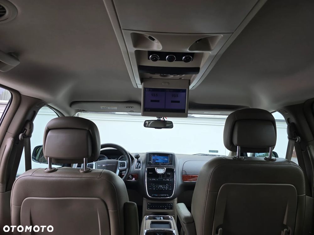 Chrysler Town & Country 3.6 Limited - 17
