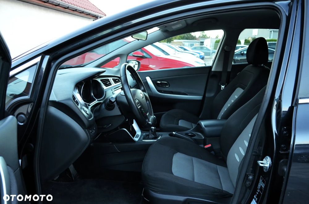 Kia Ceed 1.6 CRDi 128 Dream Team Edition - 10