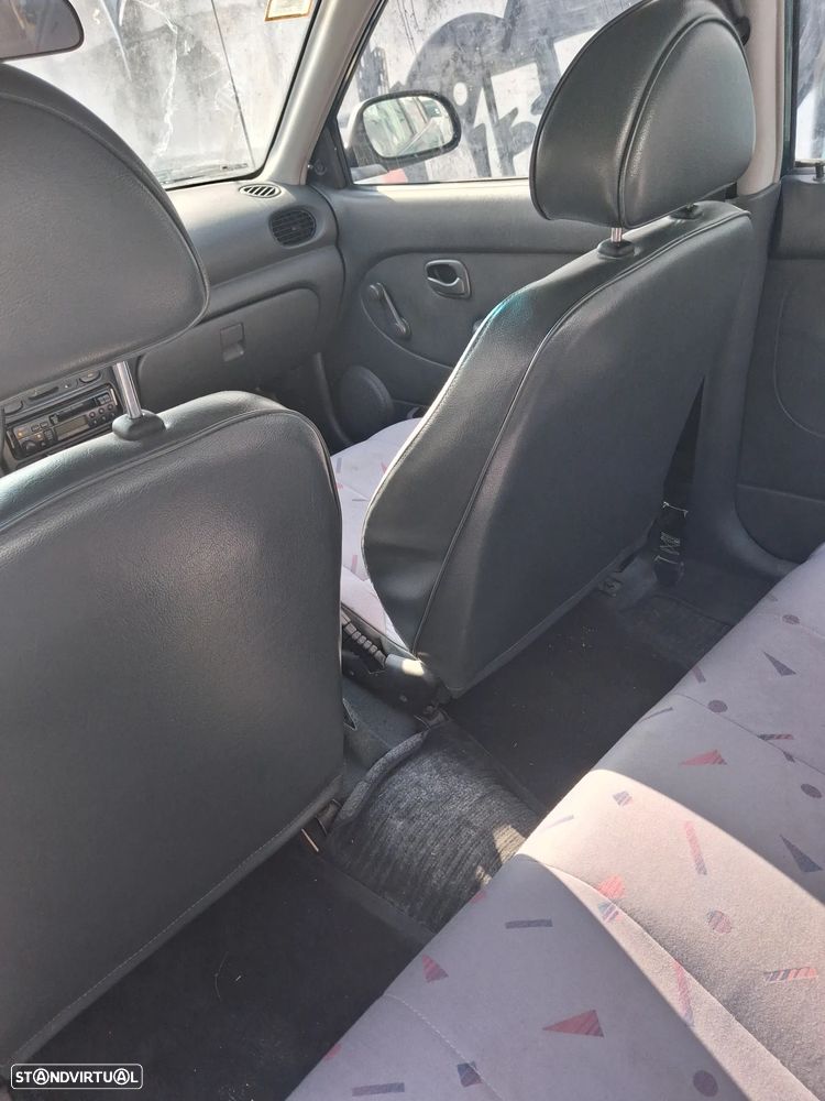 Hyundai Accent 1.3 LS - 9