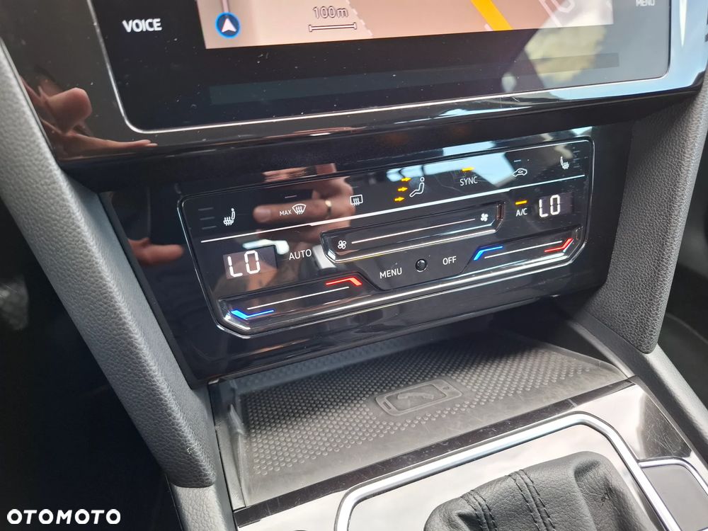 Volkswagen Passat Variant 2.0 TDI SCR Business DSG - 17