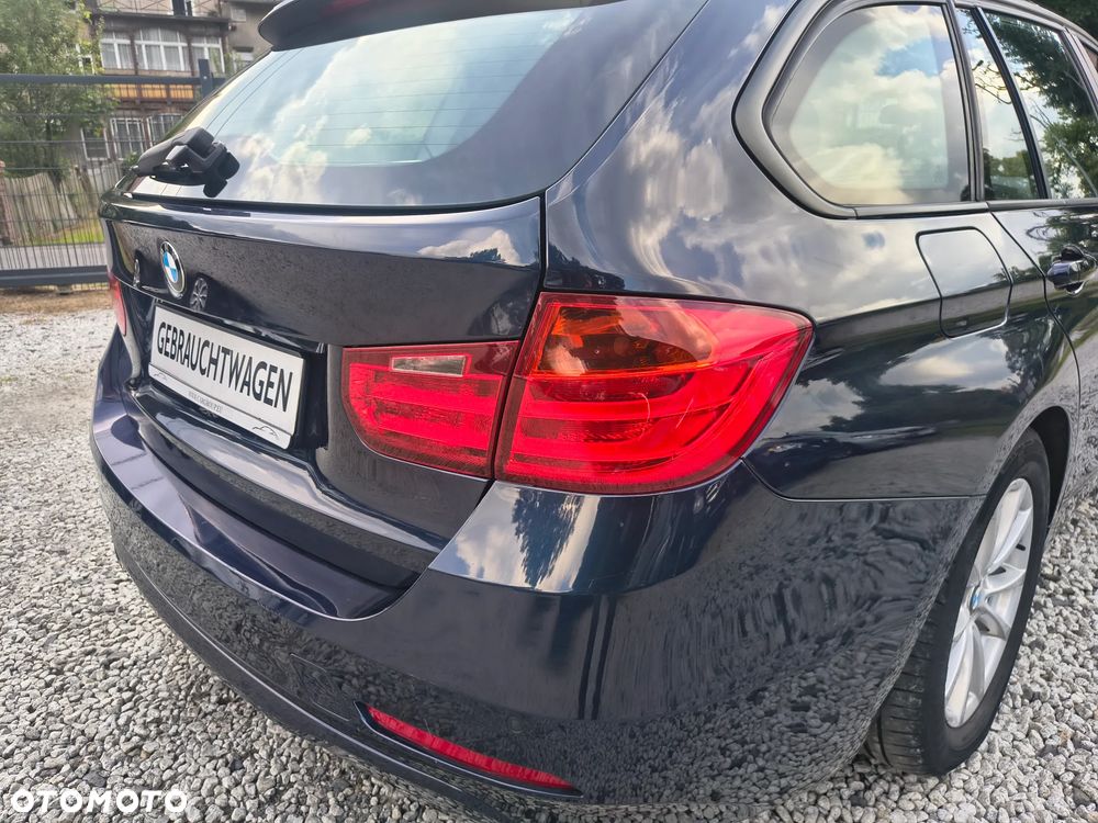 BMW Seria 3 320d DPF Edition Sport - 12