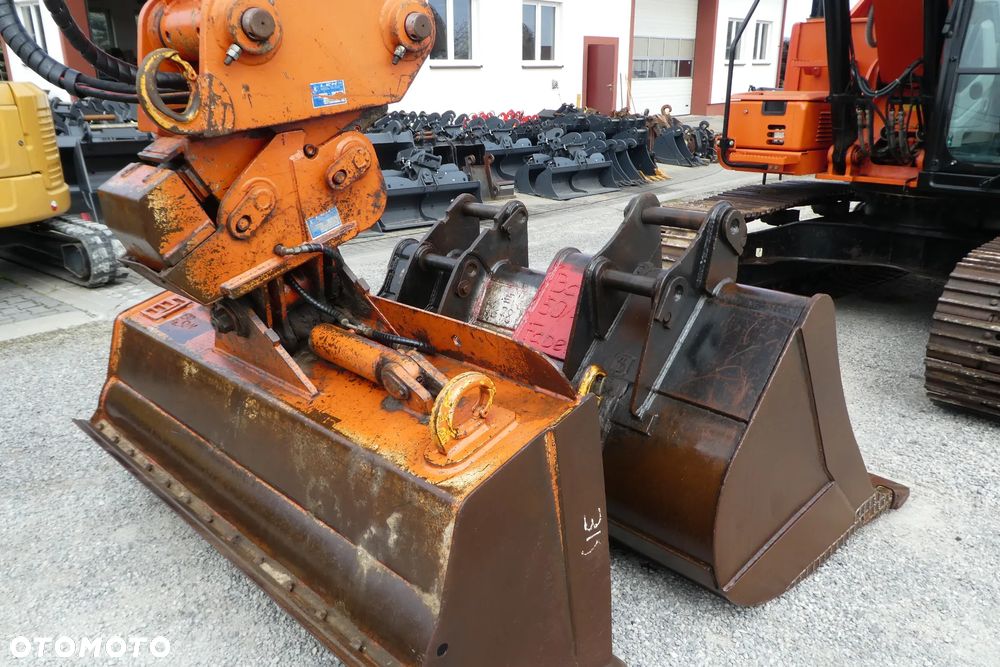 Caterpillar M 318F Z NIEMIEC TRZY ŁYŻKI - 11