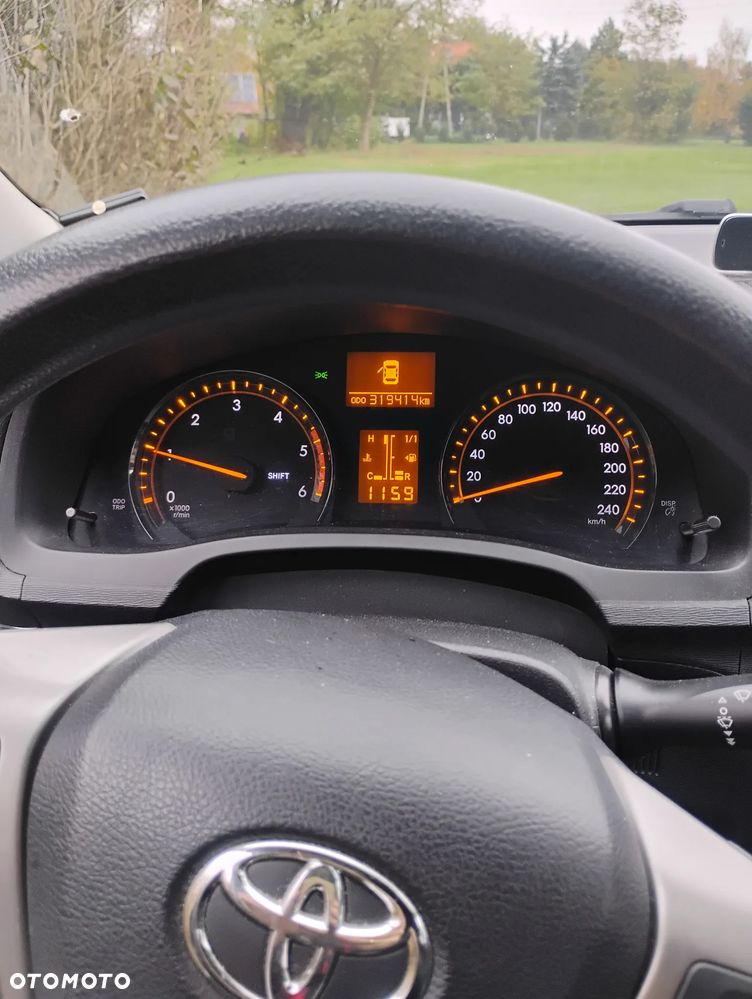 Toyota Avensis 2010 photo 5