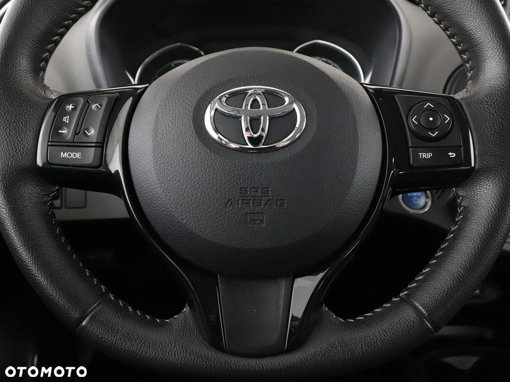 Toyota Yaris Hybrid 100 Active EU6 - 22