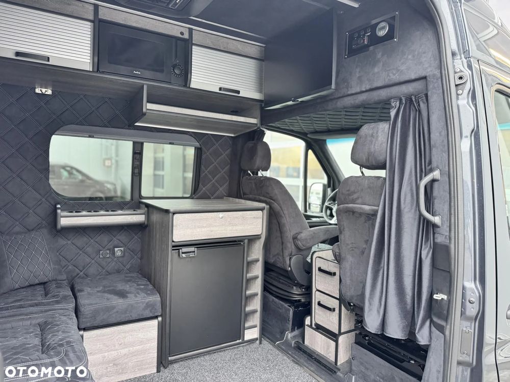 Mercedes-Benz Sprinter - 14