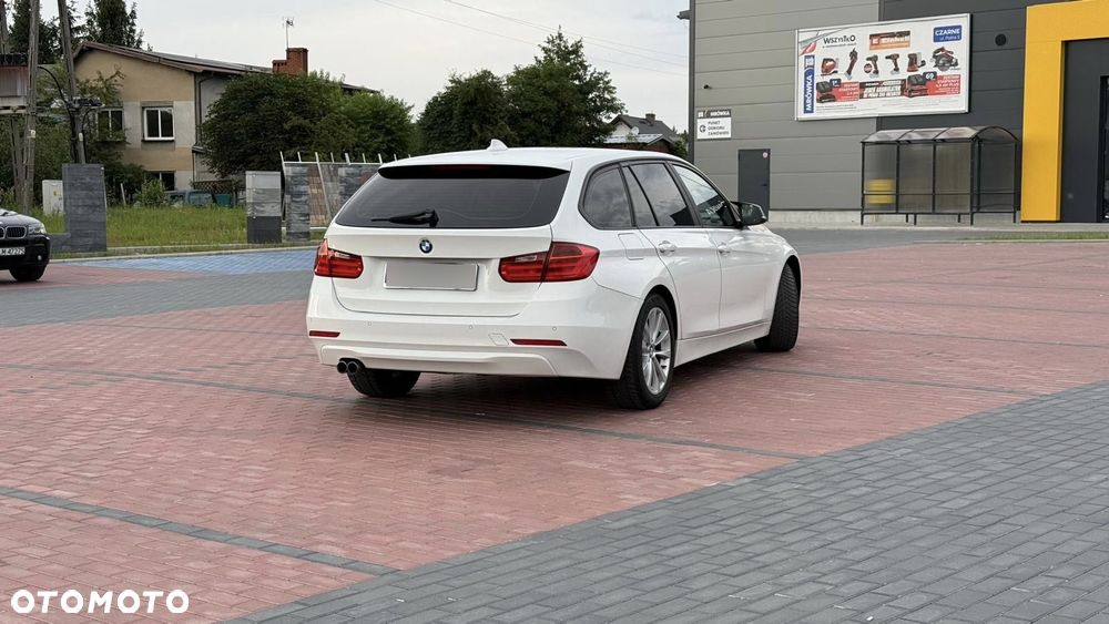 BMW Seria 3 325d - 27