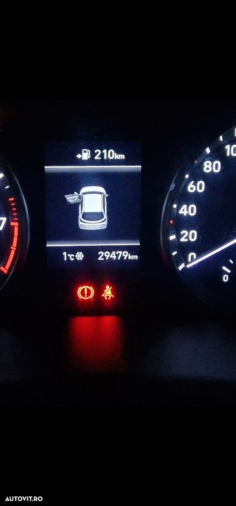 Hyundai i30 1.4 100CP 5DR M/T Highway+ - 6